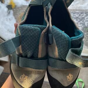 Evolv elektra climbing shoes used